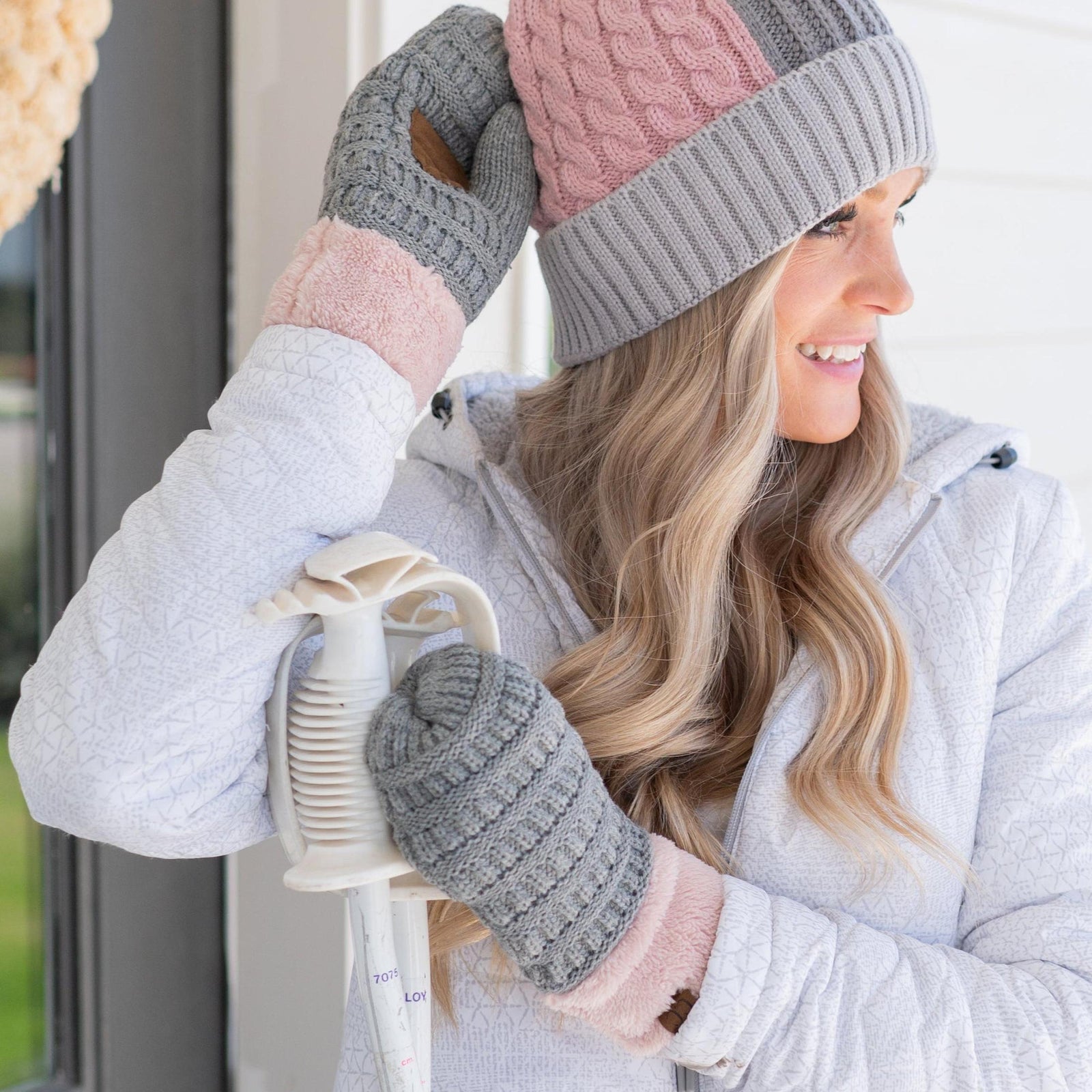 CC Mittens Color Block Warm Lined Knit For Women Cozy