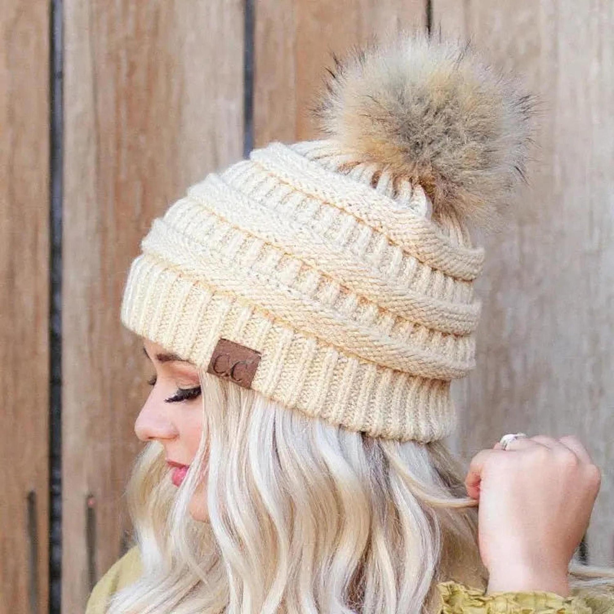 Beanie Con Pon Pon Cappello Beanie CC Con Pompon In Pelliccia Sintetica - Morbido, Elasticizzato, Unisex, Marca Originale Cappello Con Pon Pon - Foto 7